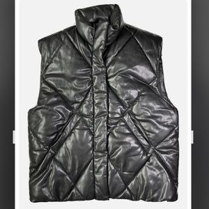 NEW abercrombie and fitch puffer vest Sz XL Black vegan leather $110